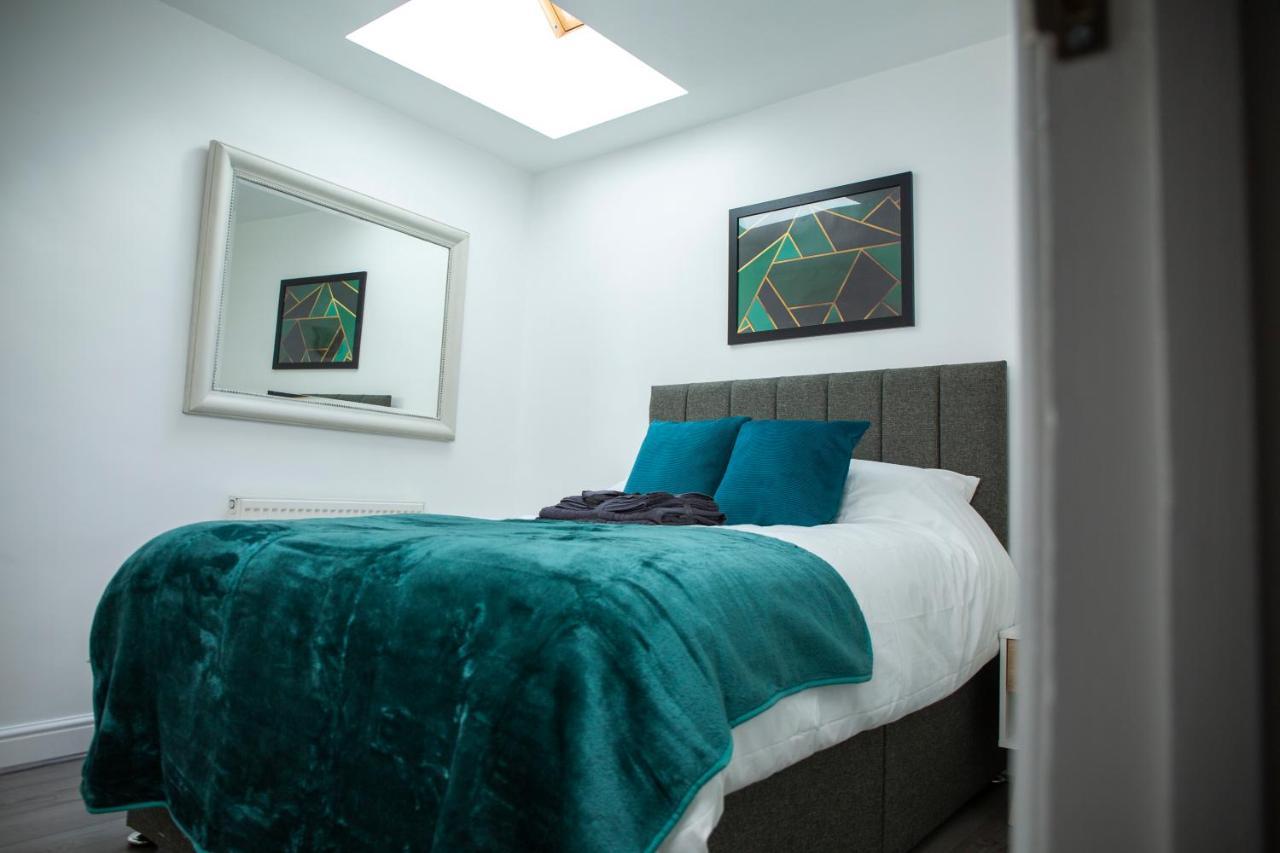 Modern Townhouse Apartment With Free Parking And Wifi Stratford-upon-Avon Bagian luar foto
