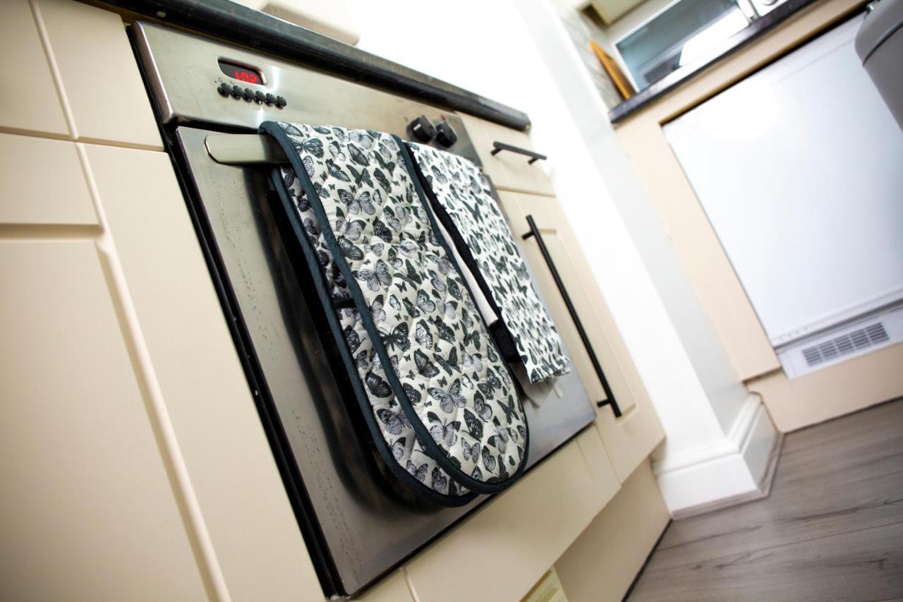 Modern Townhouse Apartment With Free Parking And Wifi Stratford-upon-Avon Bagian luar foto