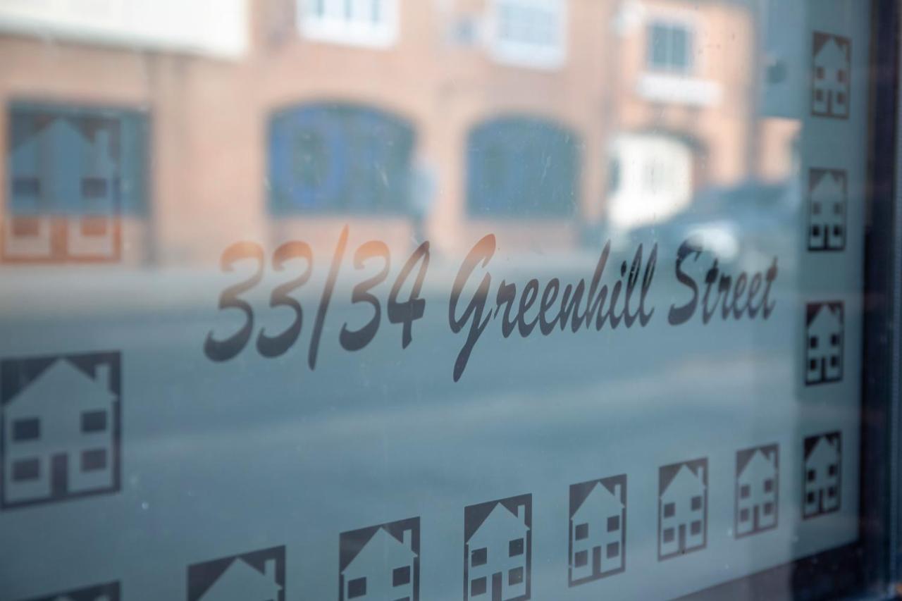 Modern Townhouse Apartment With Free Parking And Wifi Stratford-upon-Avon Bagian luar foto