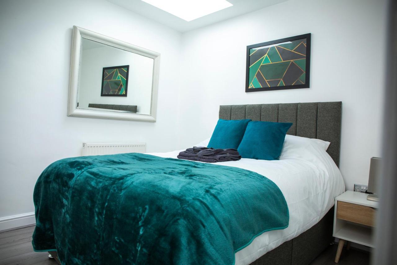 Modern Townhouse Apartment With Free Parking And Wifi Stratford-upon-Avon Bagian luar foto
