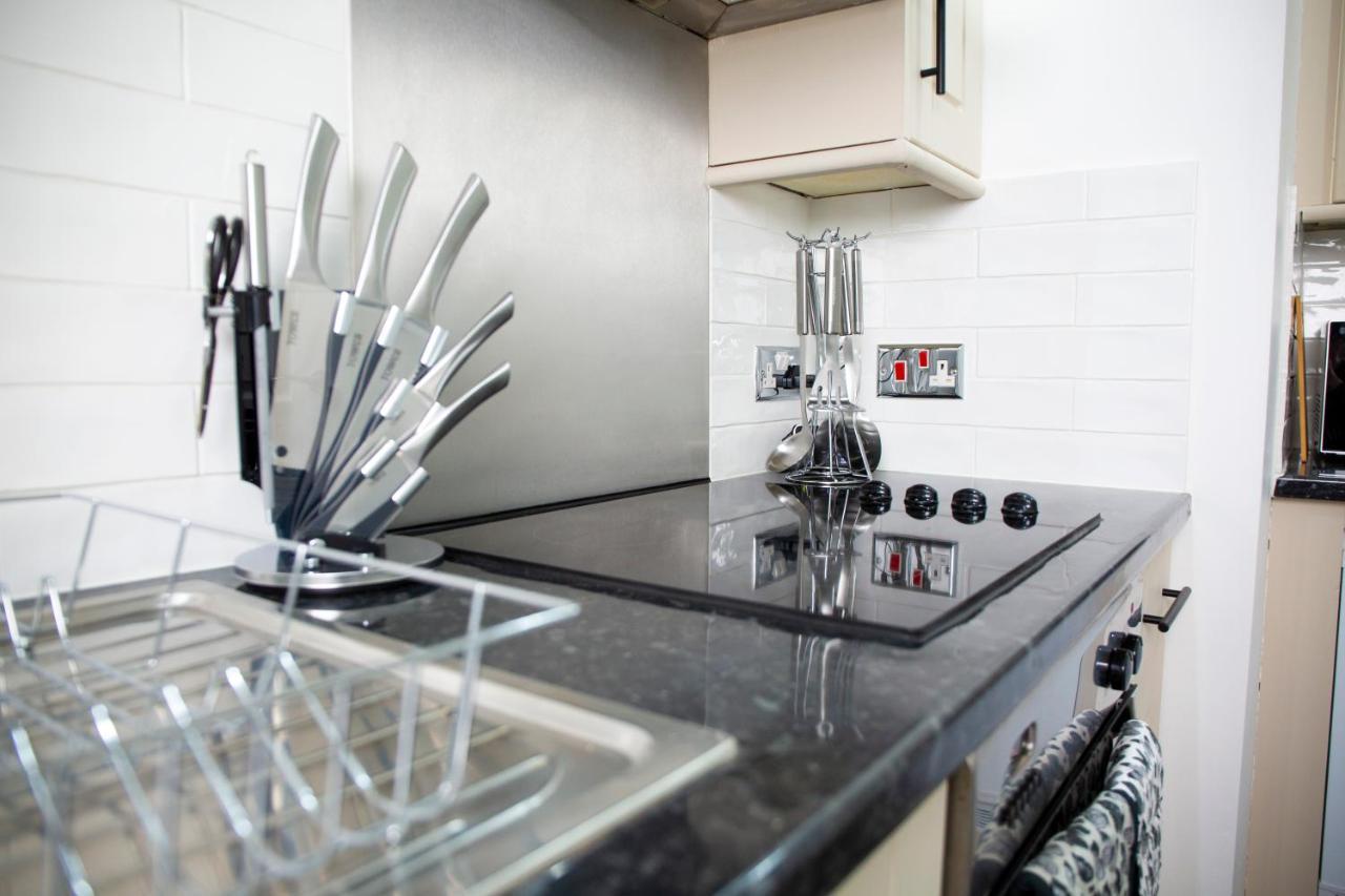 Modern Townhouse Apartment With Free Parking And Wifi Stratford-upon-Avon Bagian luar foto