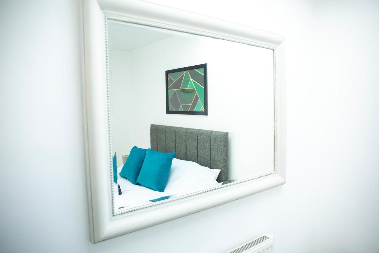 Modern Townhouse Apartment With Free Parking And Wifi Stratford-upon-Avon Bagian luar foto