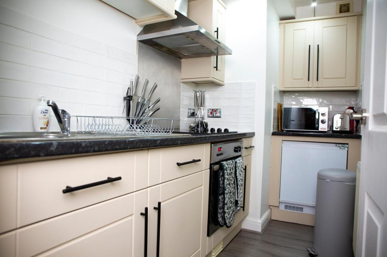 Modern Townhouse Apartment With Free Parking And Wifi Stratford-upon-Avon Bagian luar foto