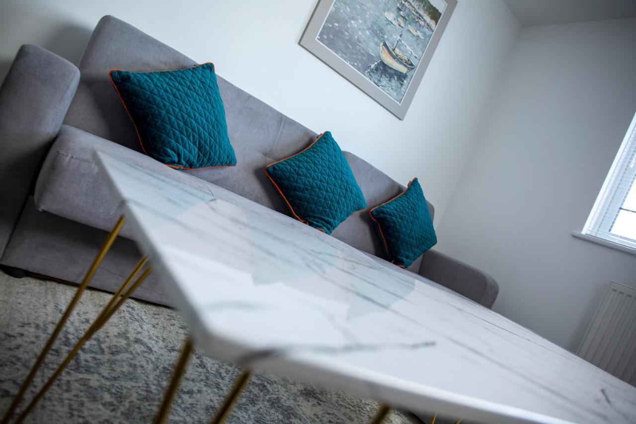 Modern Townhouse Apartment With Free Parking And Wifi Stratford-upon-Avon Bagian luar foto