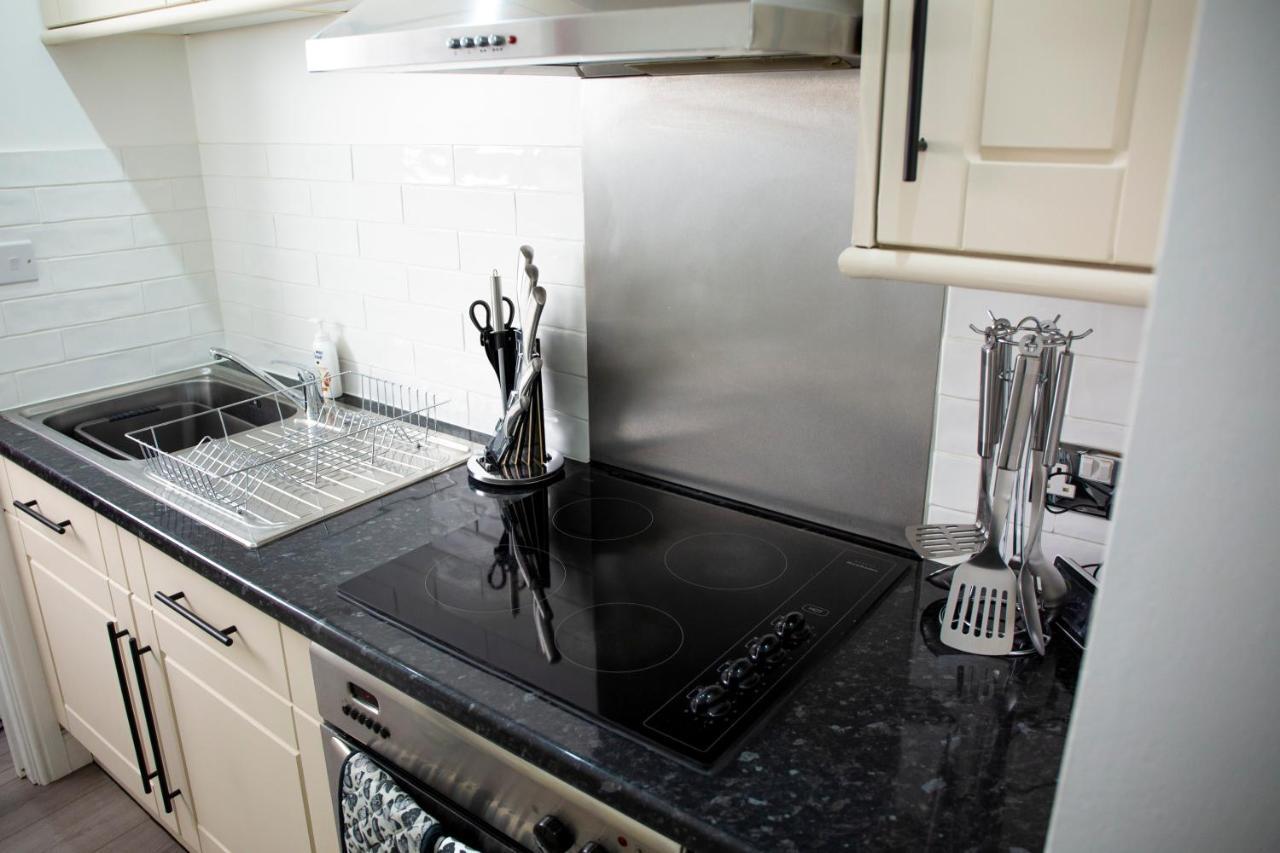 Modern Townhouse Apartment With Free Parking And Wifi Stratford-upon-Avon Bagian luar foto